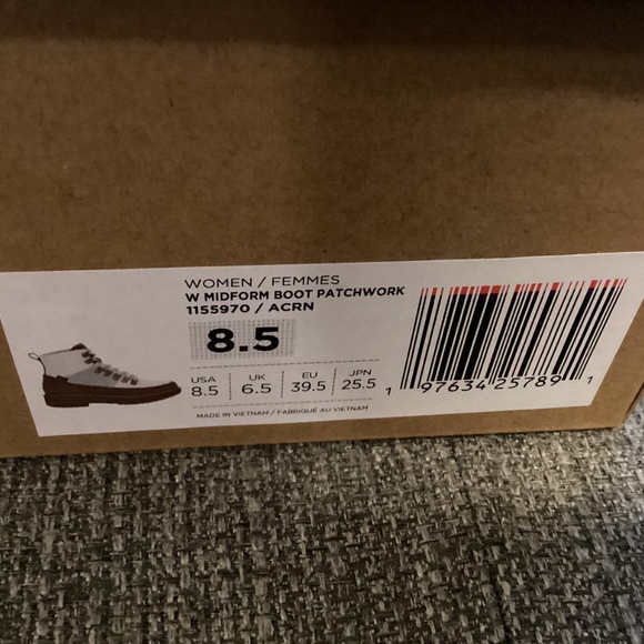 Teva Women's Patchwork Booties, size 8.5 - Picture 10 of 10